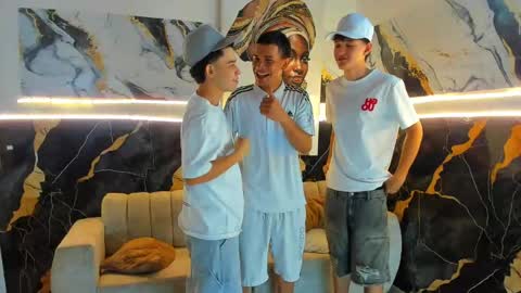 justingtime21 online show from June 5, 9:42 pm