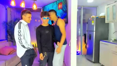 justingtime21 online show from July 2, 5:35 am