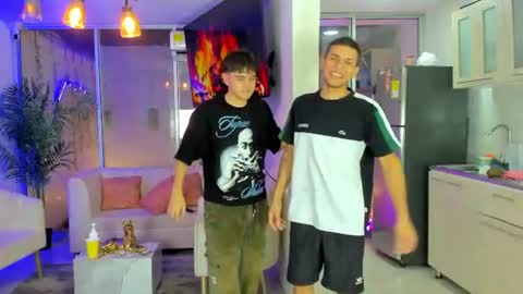 justingtime21 online show from July 31, 5:51 am