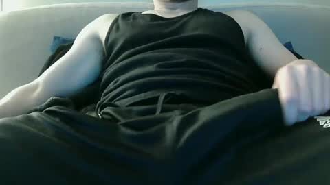 Snapshot of justinjaybee69 chatting on March 5, 11:05 pm Justinjaybee online show from March 5, 11:05 pm