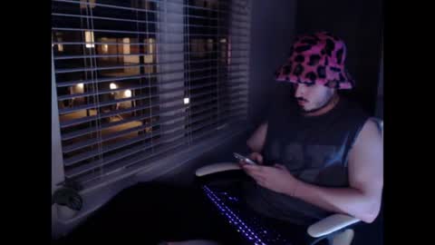 Snapshot of justinlaith chatting on June 21, 2:14 am JustinLaith online show from June 21, 2:14 am