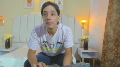 justinschneider online show from April 4, 7:33 pm