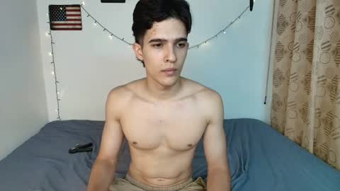 Snapshot of justinsinner1 chatting on January 20, 12:57 am justinsinner1 online show from January 20, 12:57 am