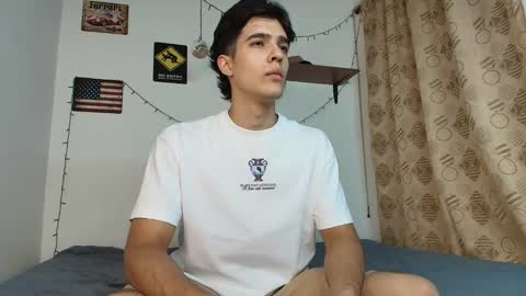 Snapshot of justinsinner1 chatting on February 22, 11:03 pm justinsinner1 online show from February 22, 11:03 pm