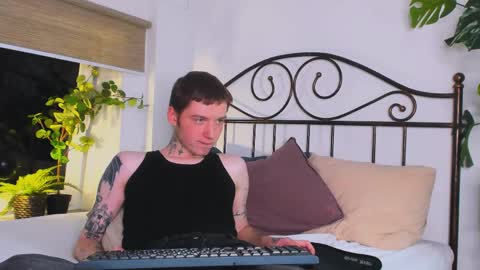 Justin online show from April 16, 9:39 pm