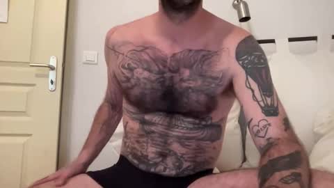 justmeandyou00 online show from January 16, 3:05 pm