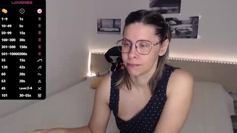 Julie online show from October 27, 4:49 am