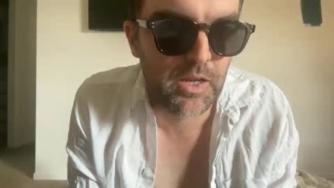 Snapshot of justnick163800 chatting on February 25, 3:05 am justnick163800 online show from February 25, 3:05 am