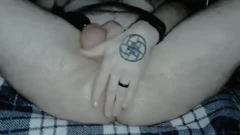 Snapshot of justspread chatting on November 28, 11:57 am Tyler online show from November 28, 11:57 am