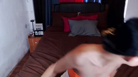 Akii online show from April 18, 2:37 am