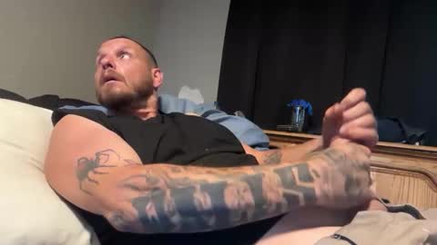 jwallsjr1987 online show from May 28, 9:12 pm