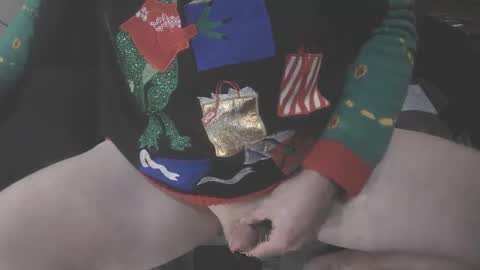 Snapshot of jwright1995 chatting on December 19, 6:23 pm big j online show from December 19, 6:23 pm