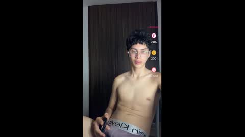Snapshot of jxbiggy chatting on March 9, 11:53 pm jxbiggy online show from March 9, 11:53 pm