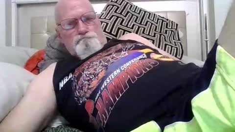 Snapshot of k109609 chatting on November 4, 3:27 am k109609 online show from November 4, 3:27 am