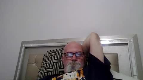 Snapshot of k109609 chatting on December 20, 6:59 pm k109609 online show from December 20, 6:59 pm