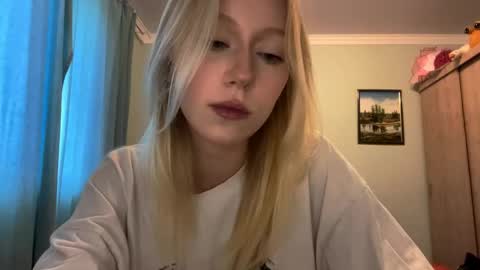 Snapshot of kacicasal chatting on May 30, 12:24 pm Mia 1st day here online show from May 30, 12:24 pm