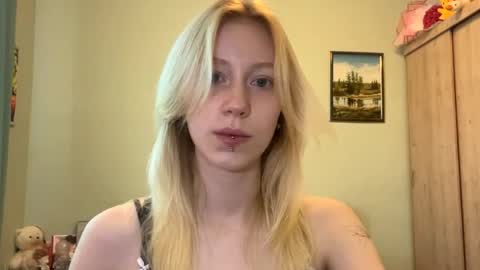 Snapshot of kacicasal chatting on June 24, 2:16 pm Mia 1st day here online show from June 24, 2:16 pm