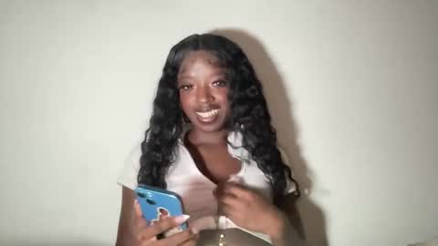 Snapshot of kaethebratdoll chatting on May 5, 11:24 pm Kae the Brat online show from May 5, 11:24 pm