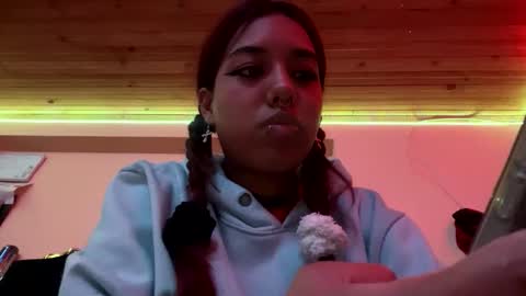 KAHELIINDEPENDENT MODEL online show from February 16, 1:13 am