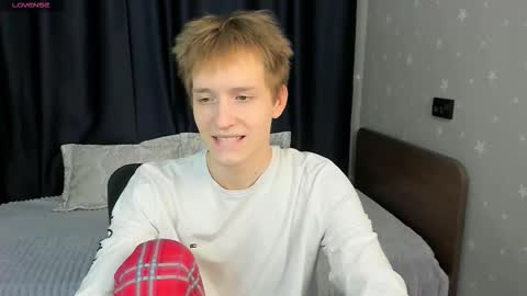 Snapshot of kai_milller chatting on February 6, 7:17 pm Kai online show from February 6, 7:17 pm