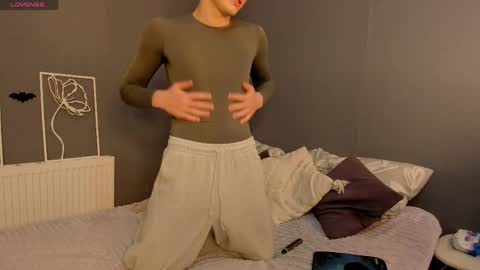 Snapshot of kai_milller chatting on March 20, 7:52 pm Kai online show from March 20, 7:52 pm