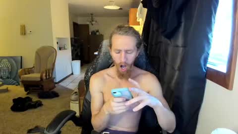 Snapshot of kaiku77 chatting on October 3, 4:37 pm Kaiku77 online show from October 3, 4:37 pm