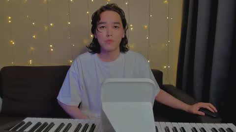 Snapshot of kain_takedaa chatting on December 14, 2:01 am Kain online show from December 14, 2:01 am