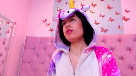 kaira_luxury online show from May 24, 3:11 am