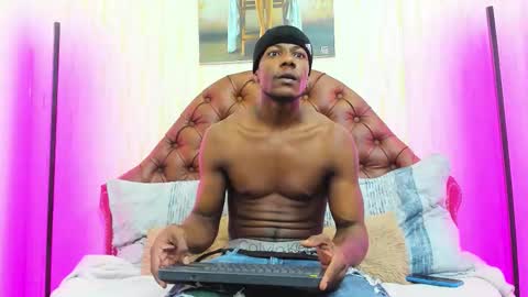 Snapshot of kairo_black0 chatting on February 9, 6:56 pm Kairo Black online show from February 9, 6:56 pm