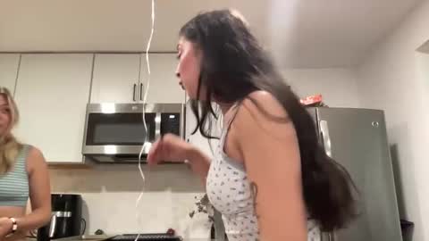 Snapshot of kaitlynxbeckham chatting on September 17, 2:02 am Kaitlyn Beckham online show from September 17, 2:02 am