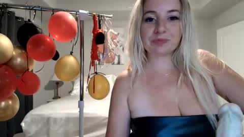 Snapshot of kaliii_jones chatting on July 12, 8:05 am Kaliii jones online show from July 12, 8:05 am