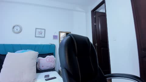 Snapshot of kam_lopez chatting on May 4, 6:26 pm Kamilalopez online show from May 4, 6:26 pm