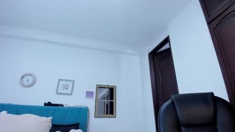 Snapshot of kam_lopez chatting on May 20, 9:43 pm Kamilalopez online show from May 20, 9:43 pm