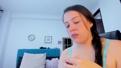 Snapshot of kam_lopez chatting on May 22, 11:10 pm Kamilalopez online show from May 22, 11:10 pm
