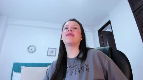 Snapshot of kam_lopez chatting on June 10, 12:11 am Kamilalopez online show from June 10, 12:11 am