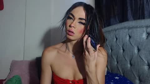 Snapshot of kamilathopsom chatting on July 15, 11:10 pm CAMILA SANTAMARIA online show from July 15, 11:10 pm