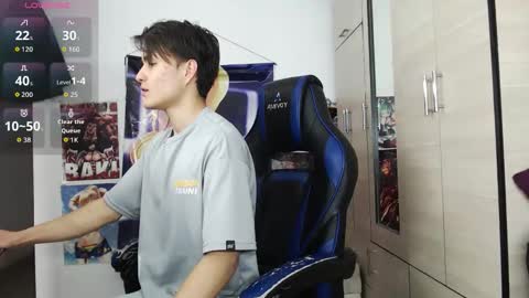 Snapshot of kanekixxxhot chatting on February 8, 12:41 pm andres online show from February 8, 12:41 pm