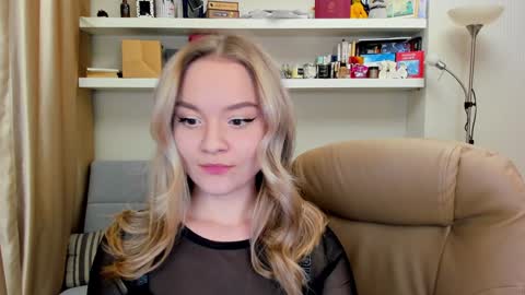 Snapshot of kara_smith_ chatting on December 8, 8:58 pm Kara. Off from 15th till 24th of December online show from December 8, 8:58 pm