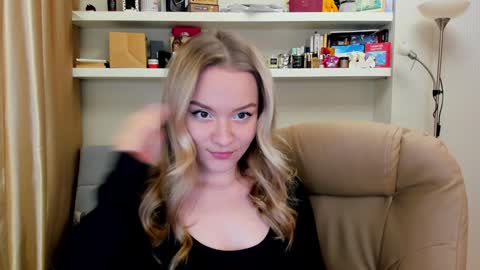 Snapshot of kara_smith_ chatting on December 11, 9:55 pm Kara. Off from 15th till 24th of December online show from December 11, 9:55 pm