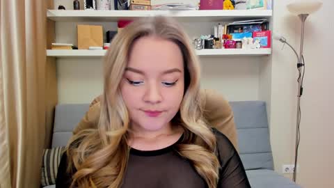 Snapshot of kara_smith_ chatting on January 19, 9:55 pm Kara. Off from 15th till 24th of December online show from January 19, 9:55 pm