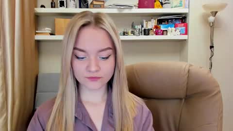 Snapshot of kara_smith_ chatting on March 12, 12:10 am Kara. Off from 15th till 24th of December online show from March 12, 12:10 am