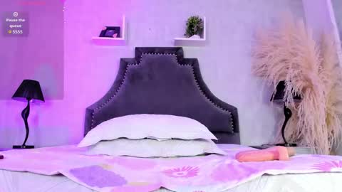 Snapshot of karelymitchel chatting on February 2, 3:33 pm Karely online show from February 2, 3:33 pm