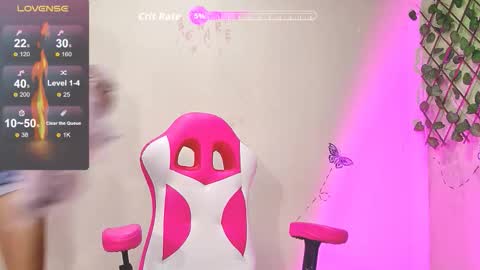 Snapshot of karen_ariass chatting on November 25, 1:33 pm Karen online show from November 25, 1:33 pm