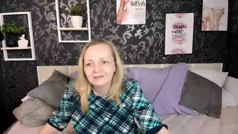 Karen online show from May 24, 11:59 am