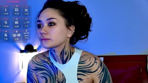 Snapshot of karenhotflirt chatting on May 28, 3:20 pm karenhotflirt online show from May 28, 3:20 pm