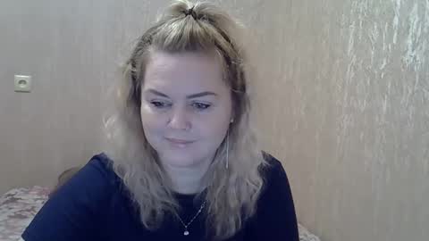 karennelsonx online show from January 12, 8:03 pm