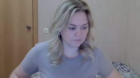 Snapshot of karennelsonx chatting on April 21, 7:58 am karennelsonx online show from April 21, 7:58 am