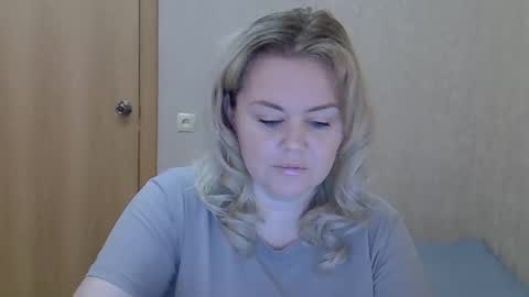 Snapshot of karennelsonx chatting on May 29, 10:13 am karennelsonx online show from May 29, 10:13 am