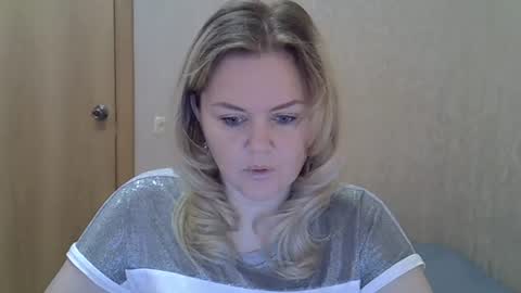 Snapshot of karennelsonx chatting on June 13, 12:36 pm karennelsonx online show from June 13, 12:36 pm
