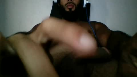 Snapshot of karim69tkt chatting on June 27, 3:28 pm karim69tkt online show from June 27, 3:28 pm